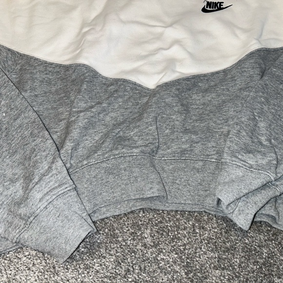 NIKE crop sweater - Picture 2 of 4